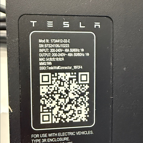 Tesla Universal Glossy White Charging Unit - Picture 5 of 5